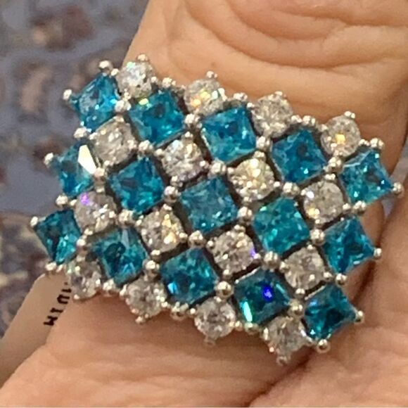 Blue and white Zircon ring . Rhodium plated Size 8 - Picture 1 of 5